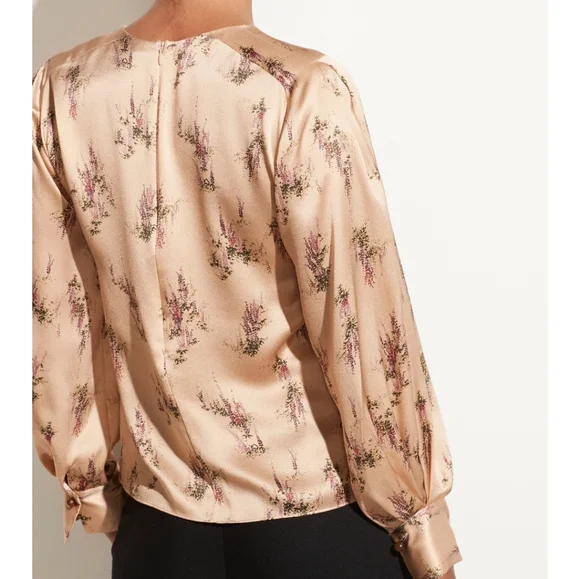 VINCE Wisteria Floral Silk Blouse Size M Medium Cream Tan Beige - Picture 8 of 8
